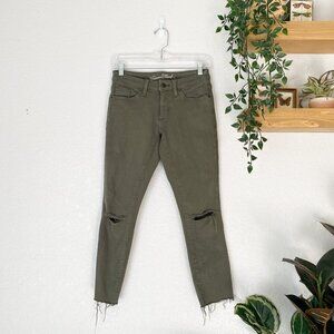 🦋 UNIVERSAL THREAD Olive Green Distressed Busted Knee Ankle Jeans Low Rise
